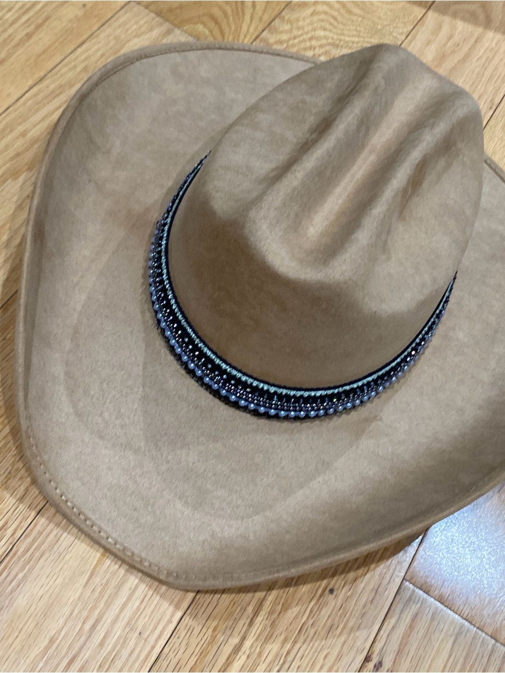 Classic Tan Western-Style Felt Hat with Beaded Trim